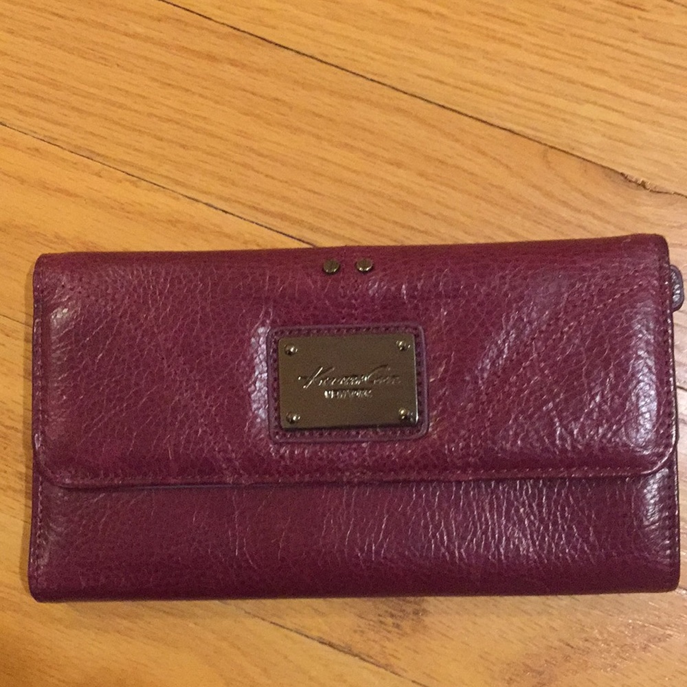 Kenneth Cole Pebbled Leather Wallet